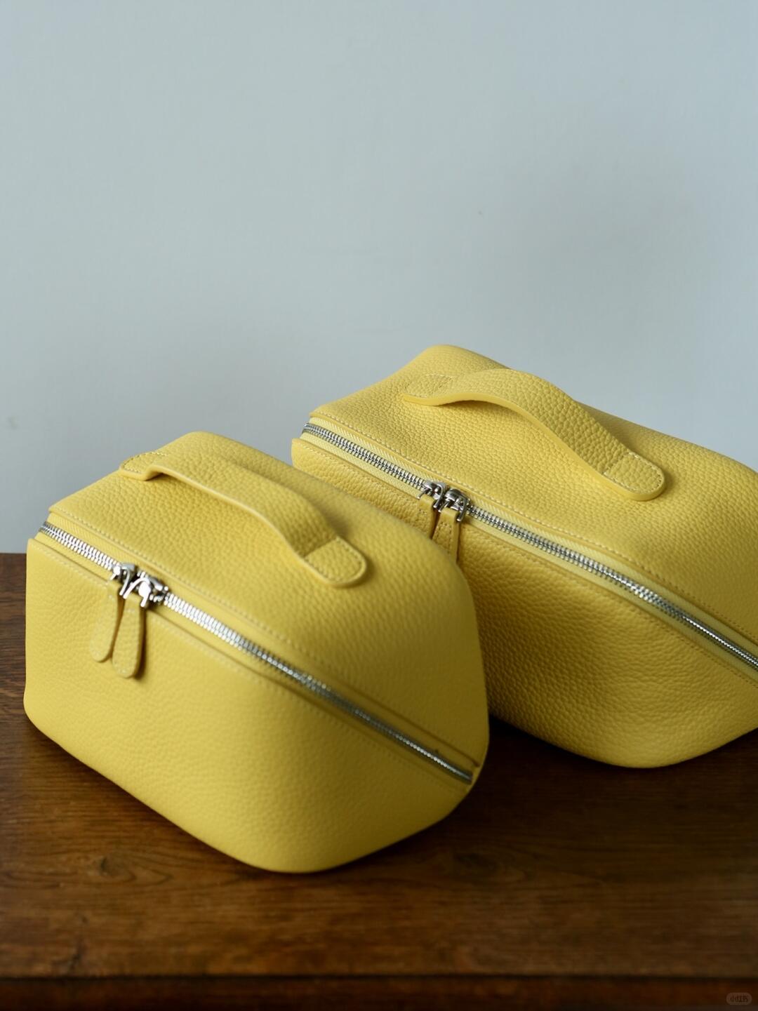 Noma Vanity Case
