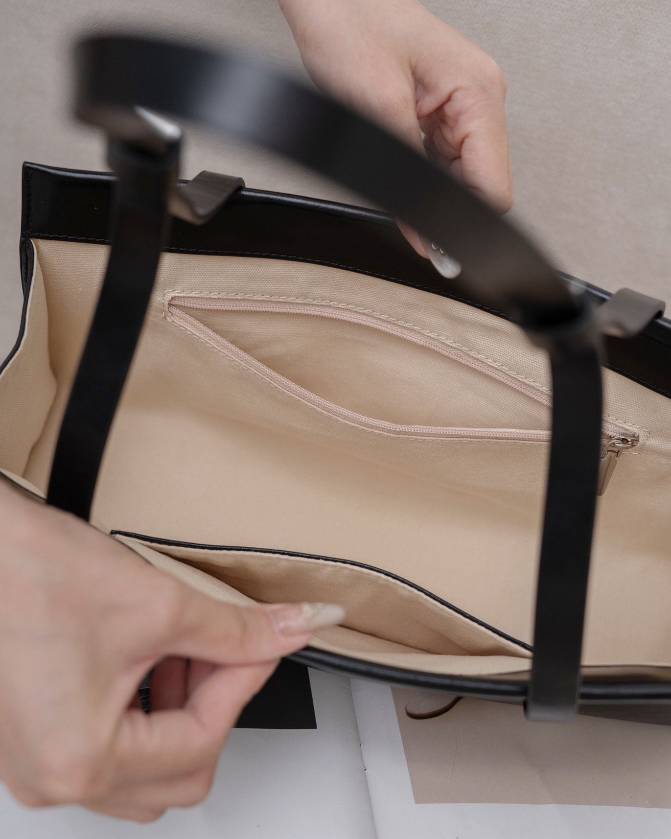 Elara Shoulder Bag