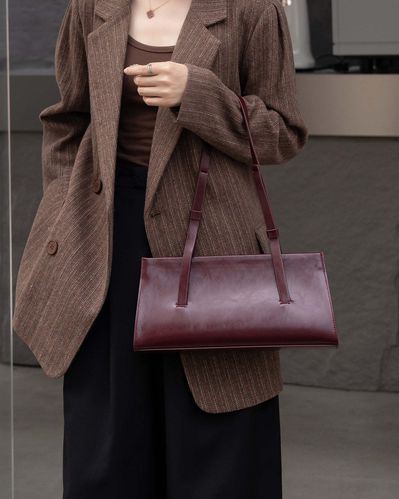 Elara Shoulder Bag