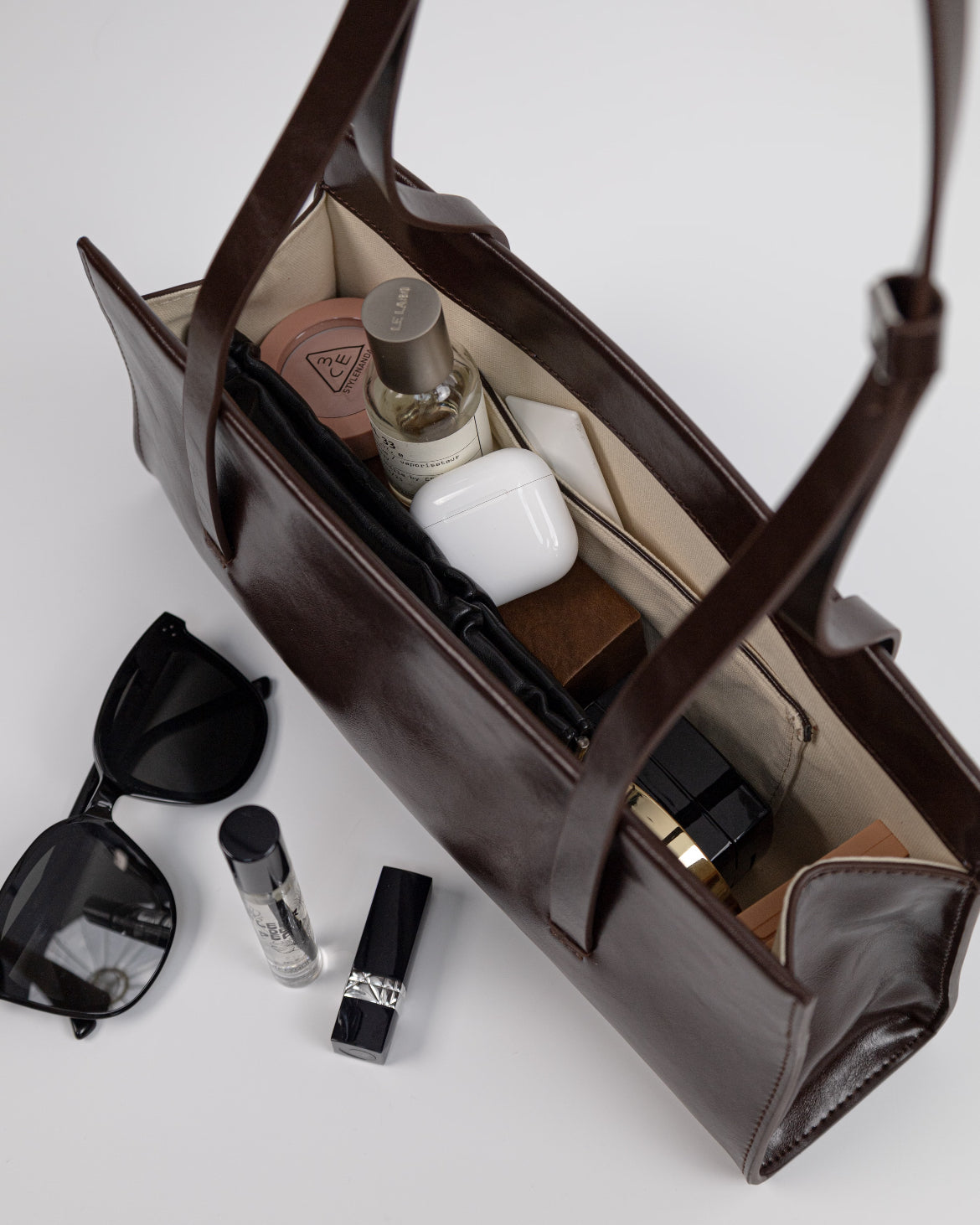 Elara Shoulder Bag