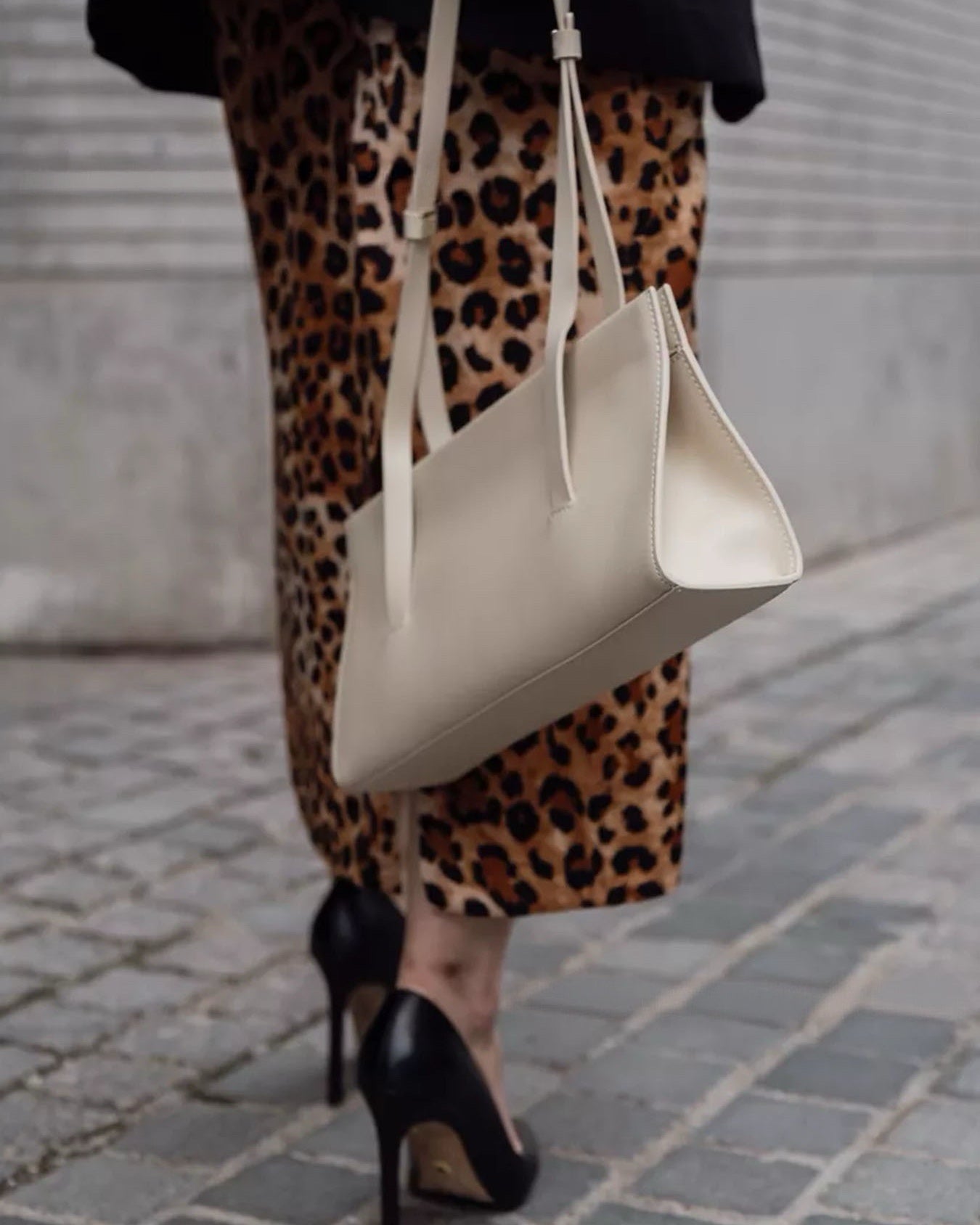 Elara Shoulder Bag
