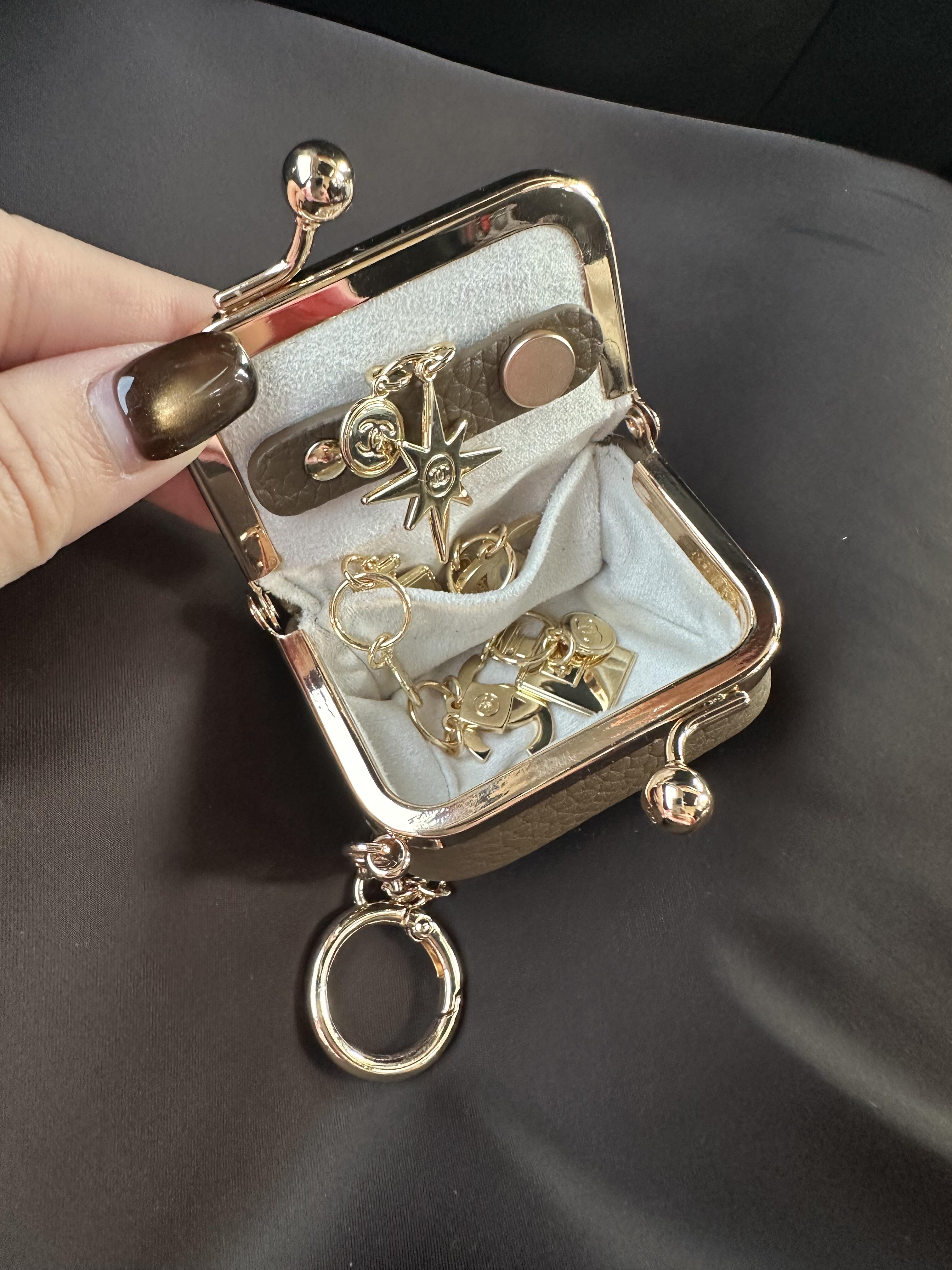 LUVA Kiss Box