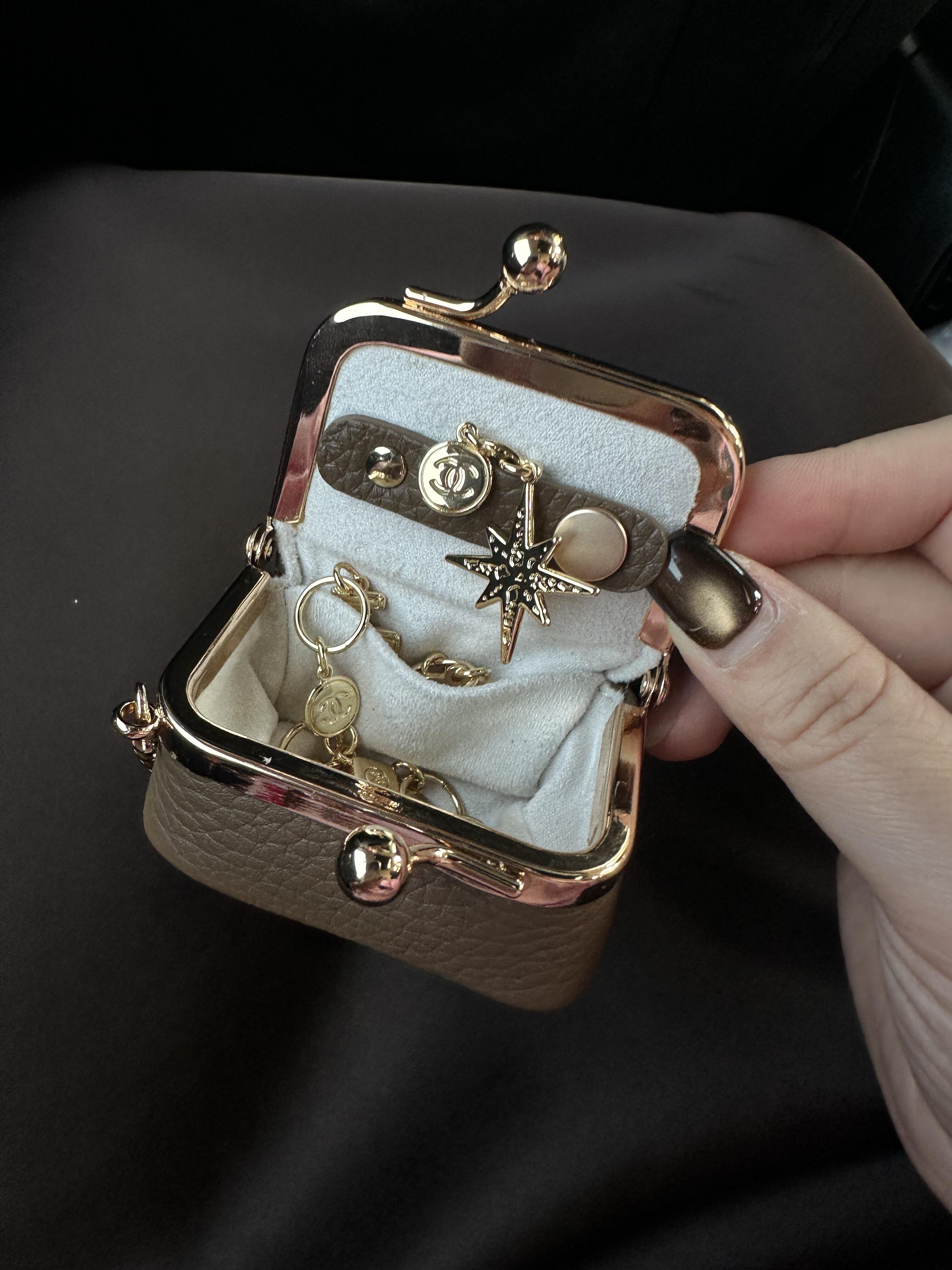 LUVA Kiss Box