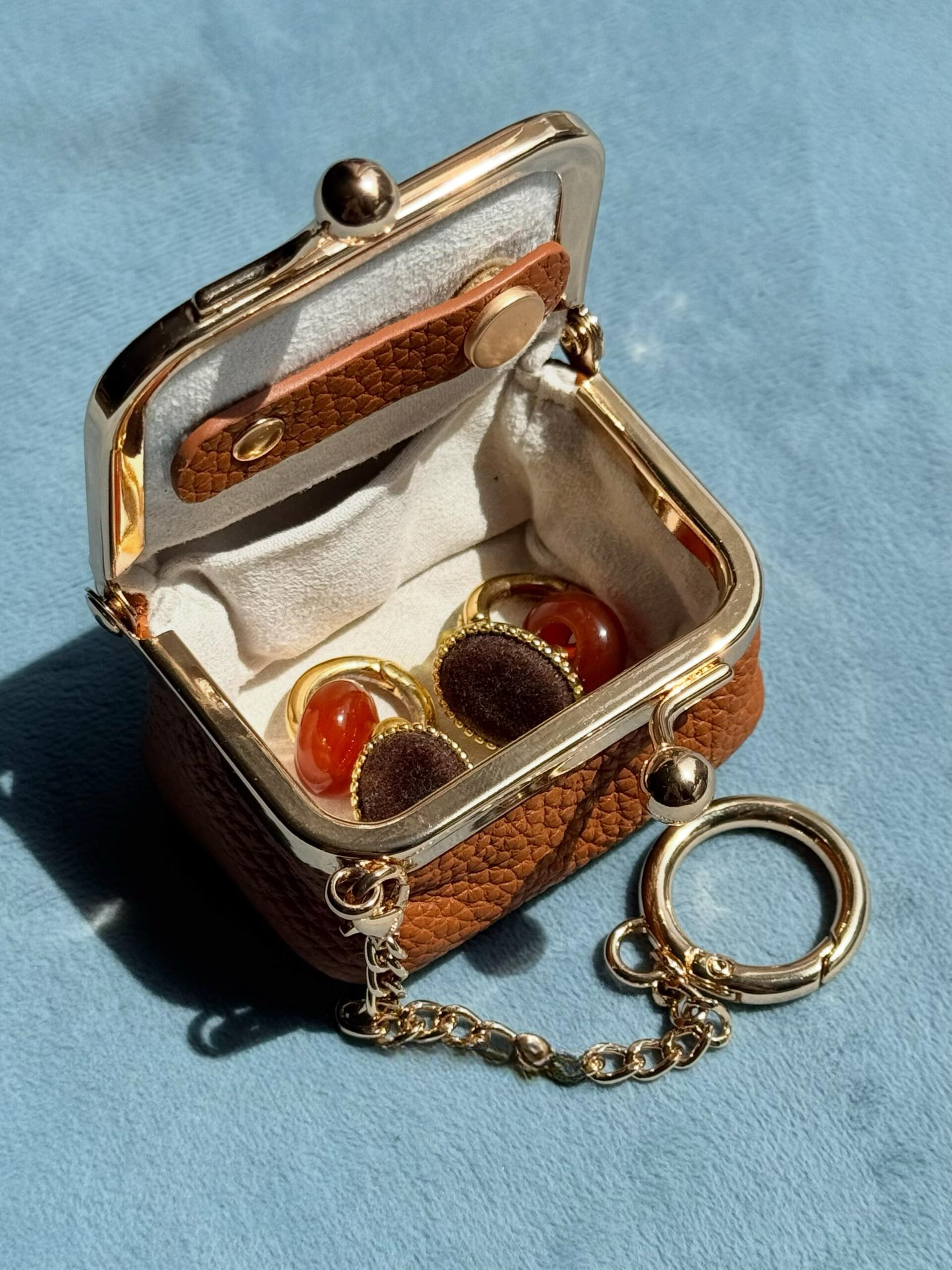 LUVA Kiss Box