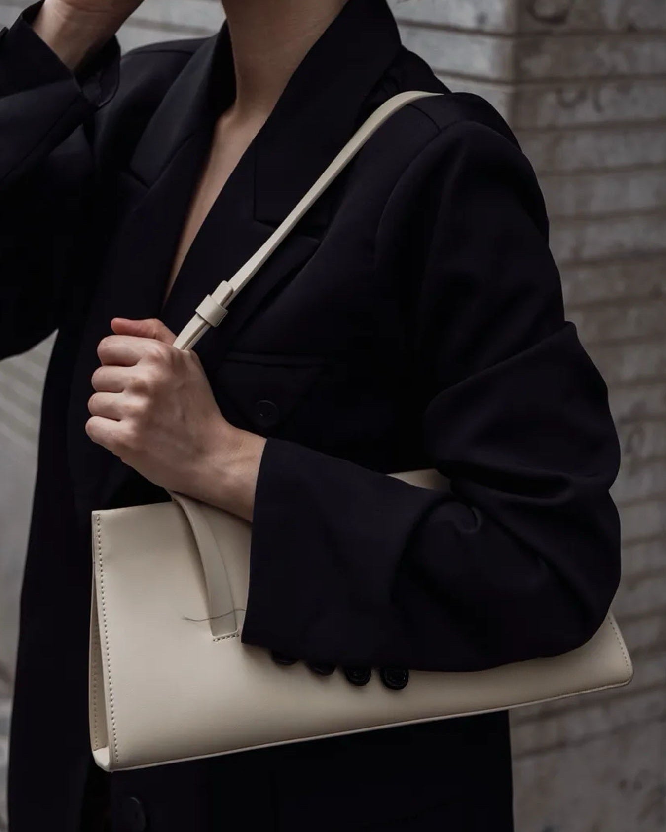 Elara Shoulder Bag