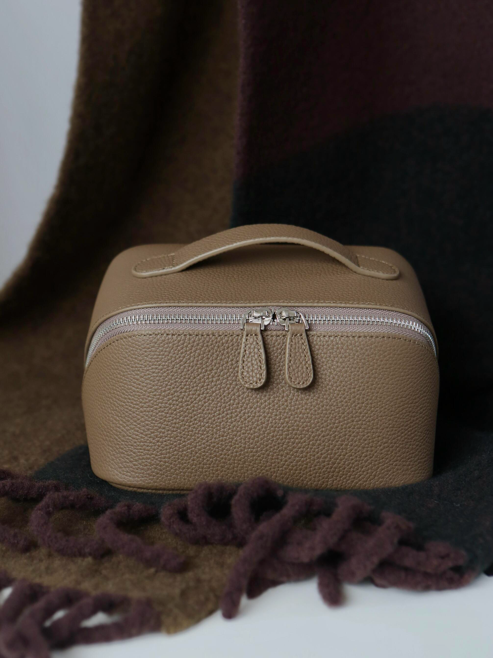 Noma Vanity Case