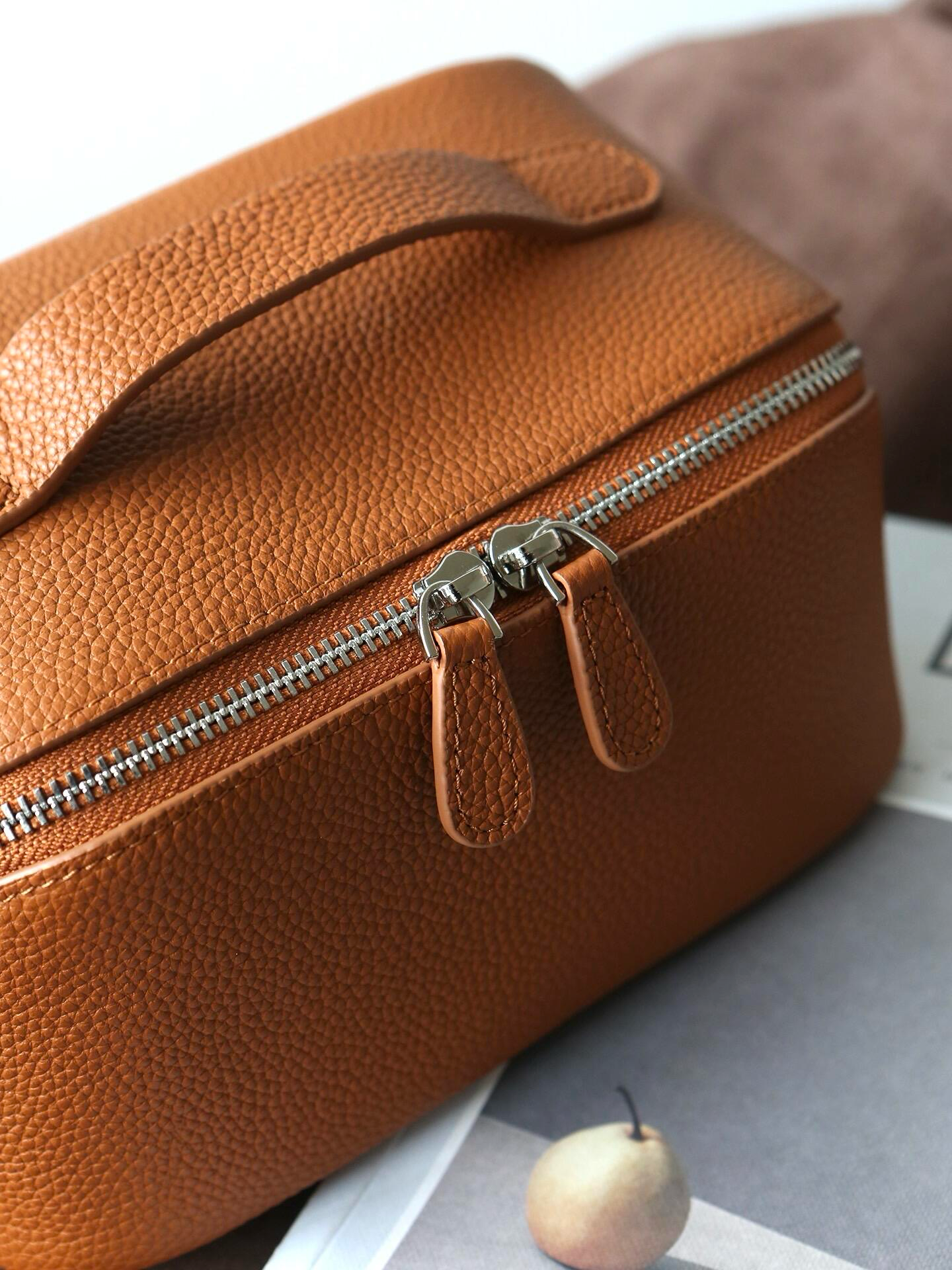 Noma Vanity Case