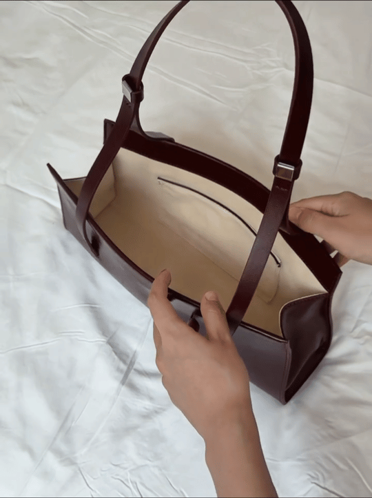 Elara Shoulder Bag