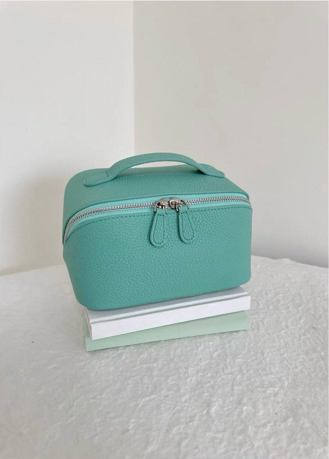 Noma Vanity Case