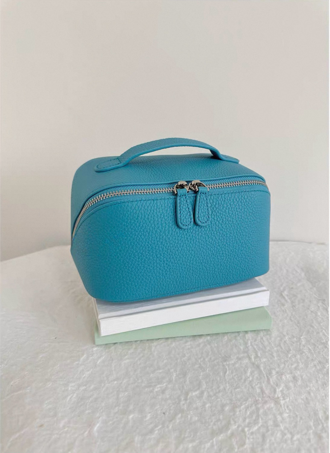 Noma Vanity Case